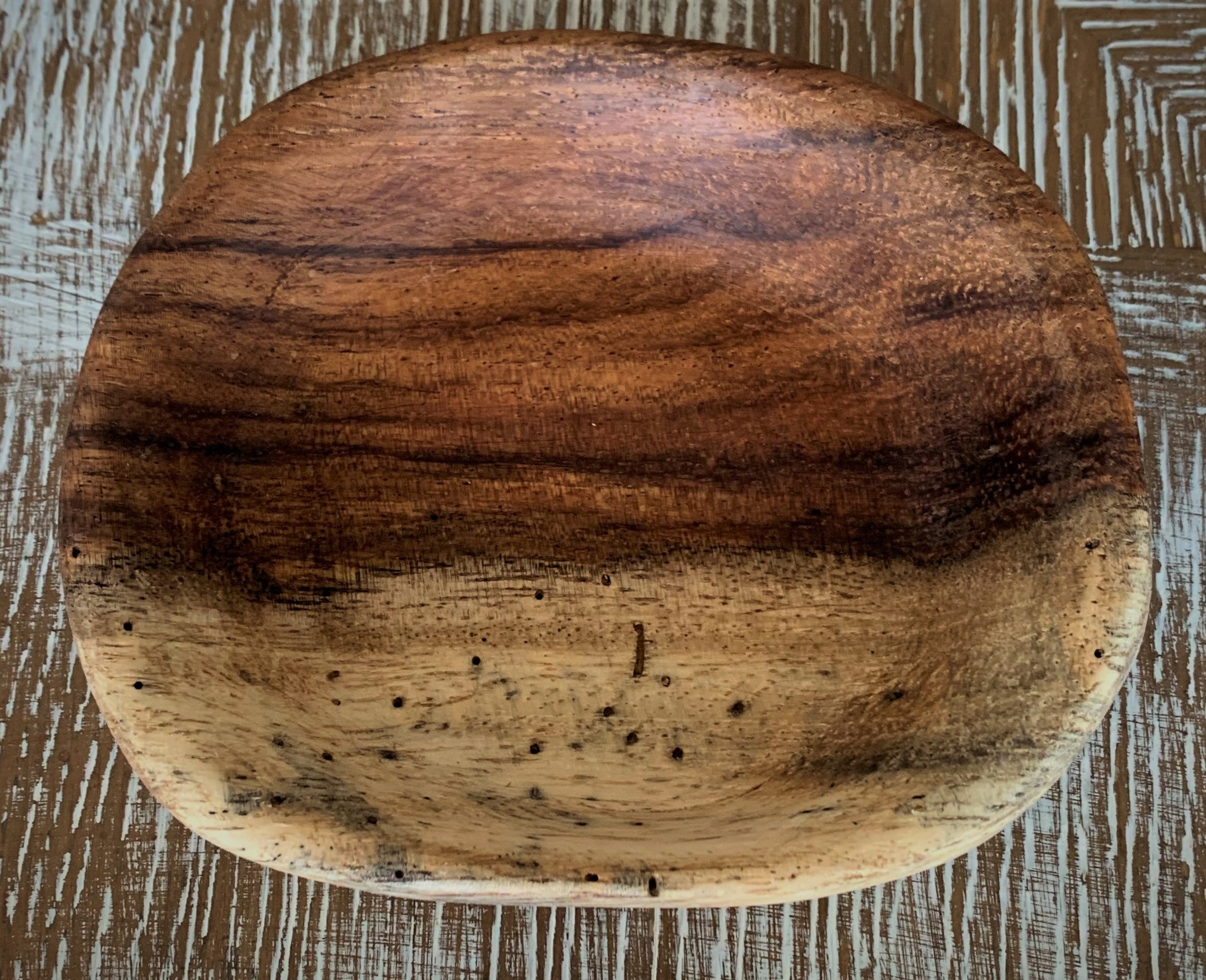 Harcarved plate make from guanacaste wood